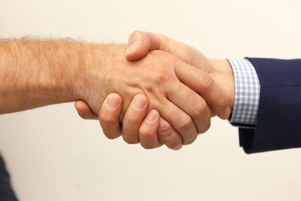 Handshake Averts Republican Power Struggle