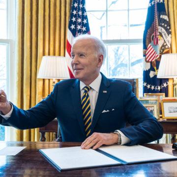 Biden Signs Executive Order on Policing, Attacks Republicans