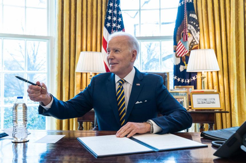 Biden Signs Executive Order on Policing, Attacks Republicans